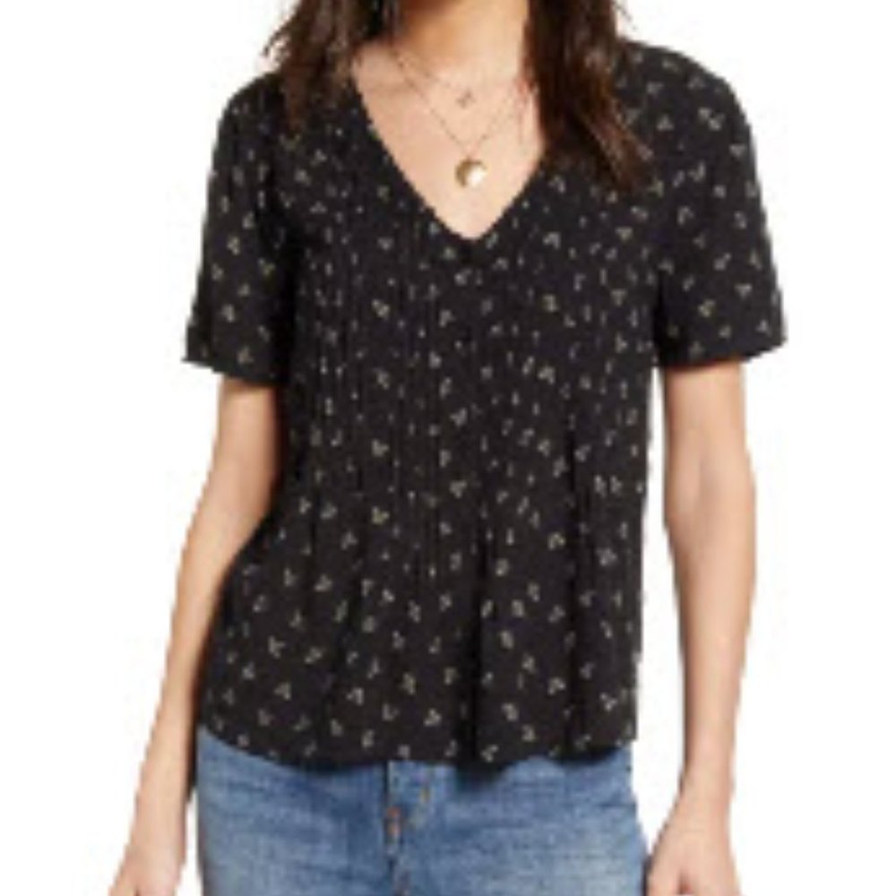 BNWT Treasure and Bond Pintuck v-neck blouse XS